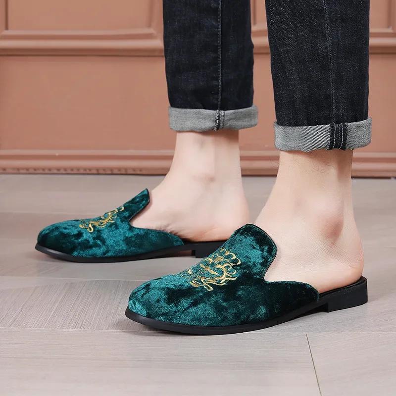 New Designer Men Suede Leather Casual Shoes Fashion Embroidery Flat Leisure Shoes Man Slip-on Loafers