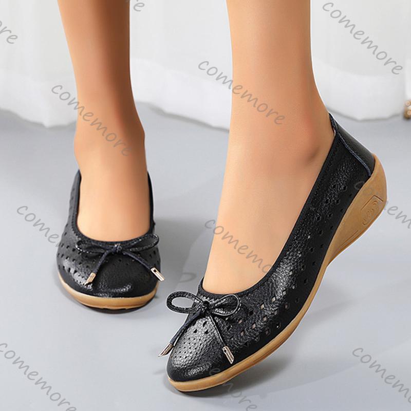 Móda Comemore Letní nazouvací baleríny Dírkované Pohodlné Dámské boty Kůže Měkká podrážka Klínky Ležérní Jednobarevné Dámské Jednoduché boty