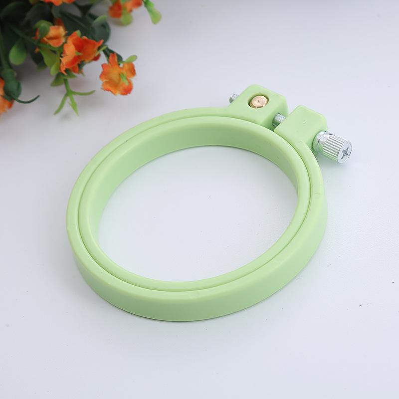 

DIY Plastic Embroidery Hoops Cross Stitch Frame Stretch Ring Tool for Needlecraft Sewing Loop Cross Stitching