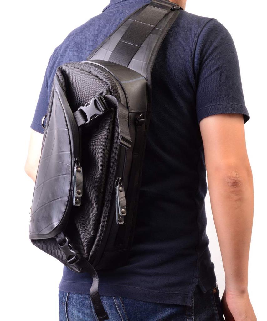 SEAL Men's Expandable One-Shoulder Bag, Waterproof, Large Capacity, Crossbody Bag, Made In Japan, PS-153BK