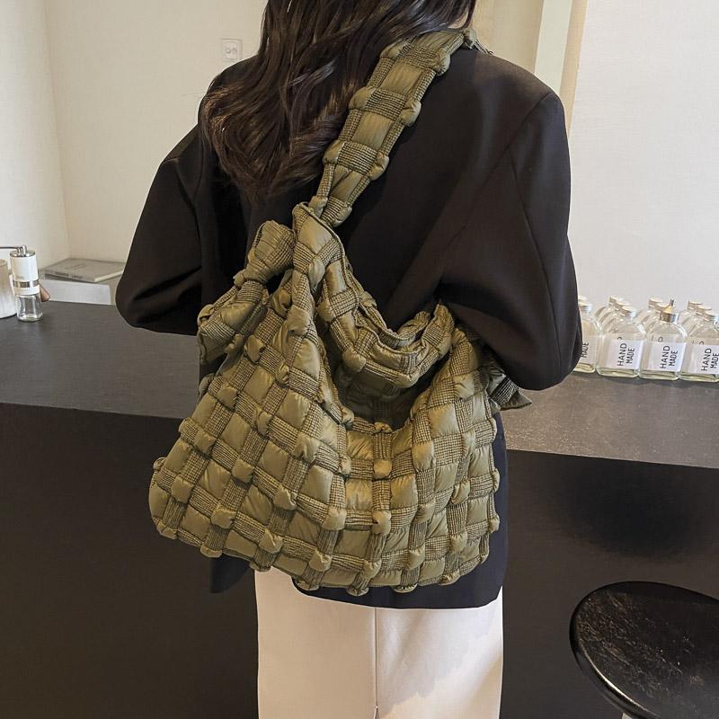 High Capacity Cloud Grid Tote Bag Foldable Leisure Ultra Light Solid Color Single Shoulder Bag New Fashion Style Winter