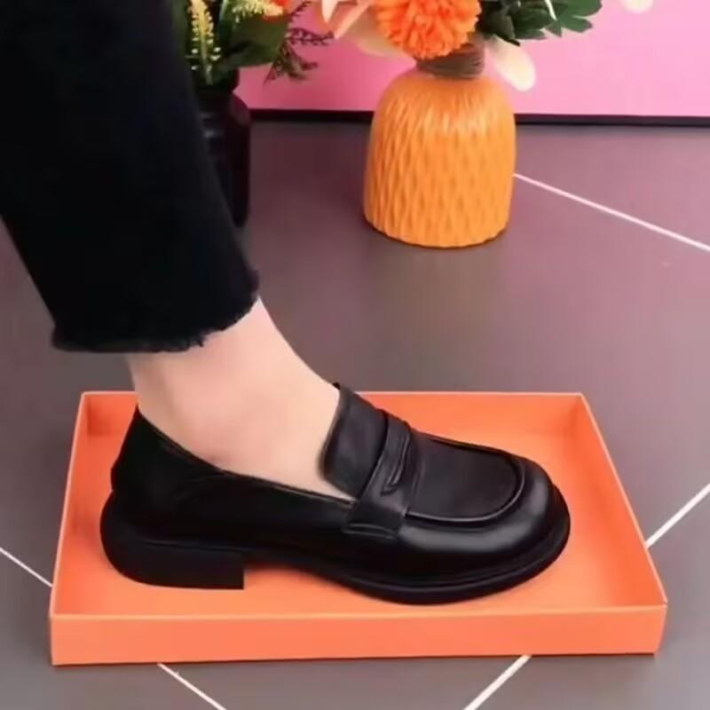 Нові універсальні туфлі-одиначки з м'якої шкіри, жіночі туфлі на м'якій підошві для мами, весняні, в британському стилі, маленькі шкіряні туфлі, універсальні лофери, тренд