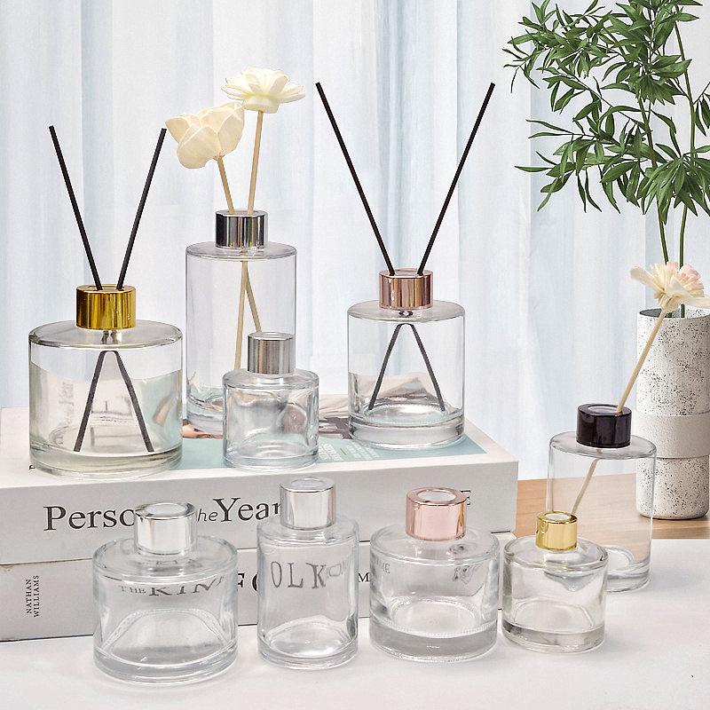 Aromatherapie-Glasflasche mit Rattanstäbchen, Flammelloser Diffusor, Reiseformat, Leer für Raumduft.