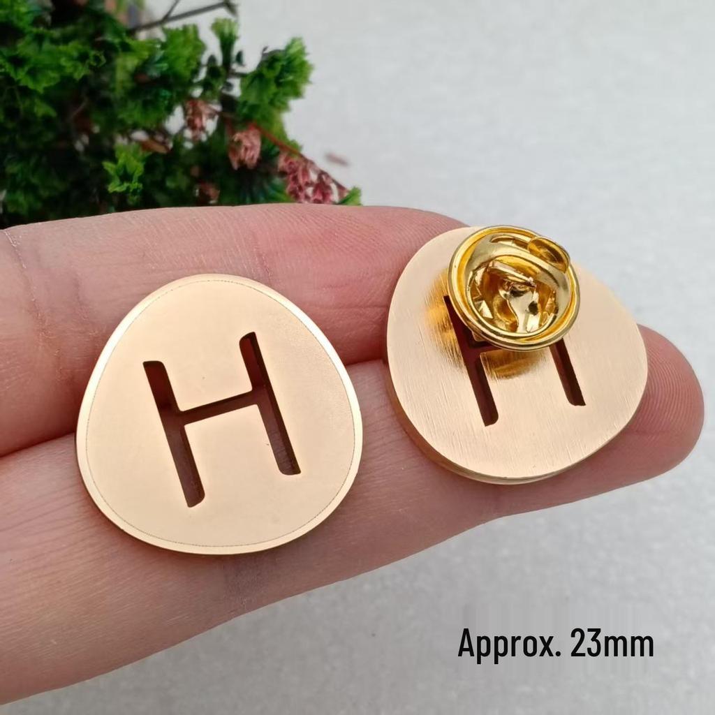 Jinse Huazhu Hotel Employee Badge: Blue Metal Logo Brooch