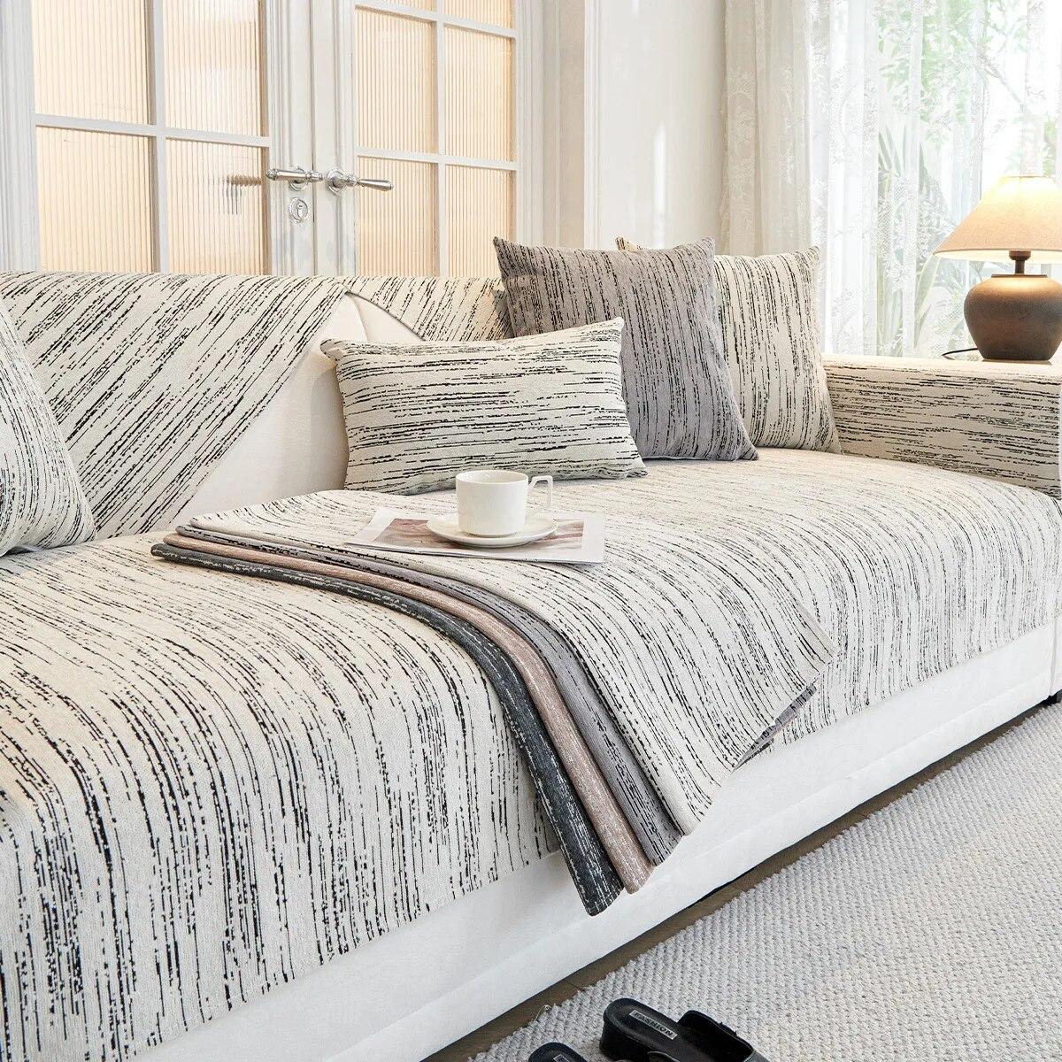 

Chenille Anti-scratch Sofa Cushion Striped Non-slip Washable Universal Couch Cover Simplicity Design 70x70cm 1pcs