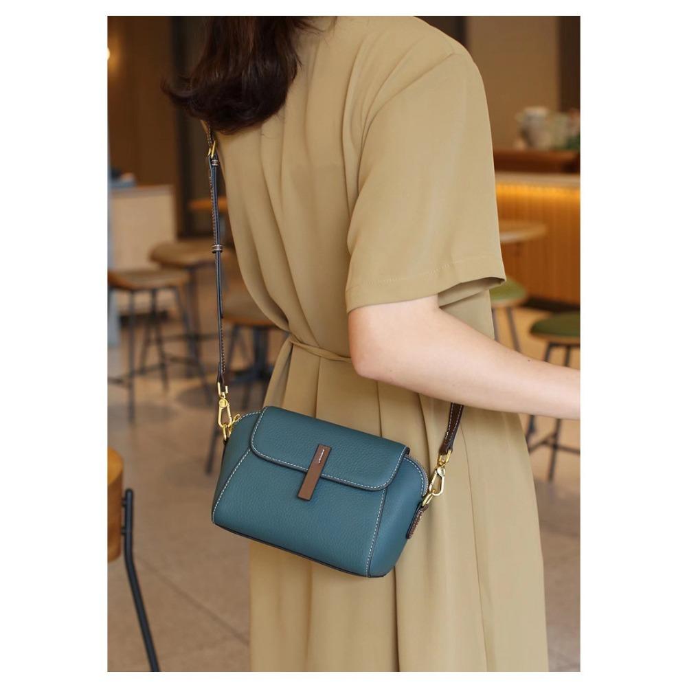 Premium Light Luxury Messenger Bag Niche Fashion Versatile Shoulder Shell Bag Small Bag