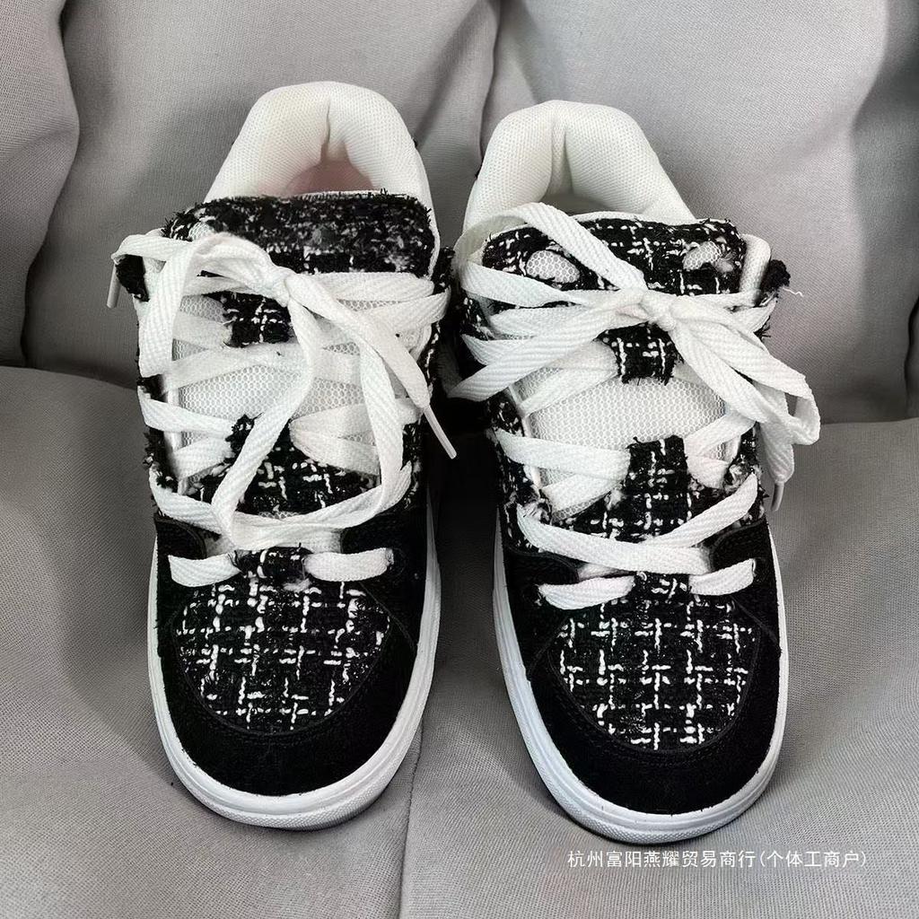 Men's shoes ins trendy couple bread shoes black and white flip fur canvas splicing men's and women's casual skateboard shoes sports shoes