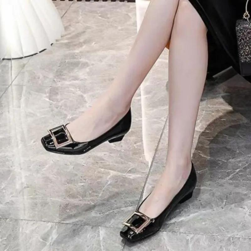 Fashion French Square Buckle Shallow Mouth Classic Flat Shoes Square Toe Patent Leather Temperament Women's Single Shoes New Style