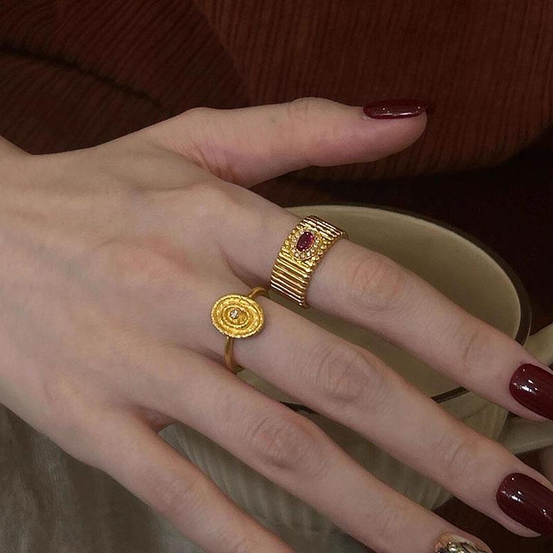 Retro Gold Oval Coin Texture Ring