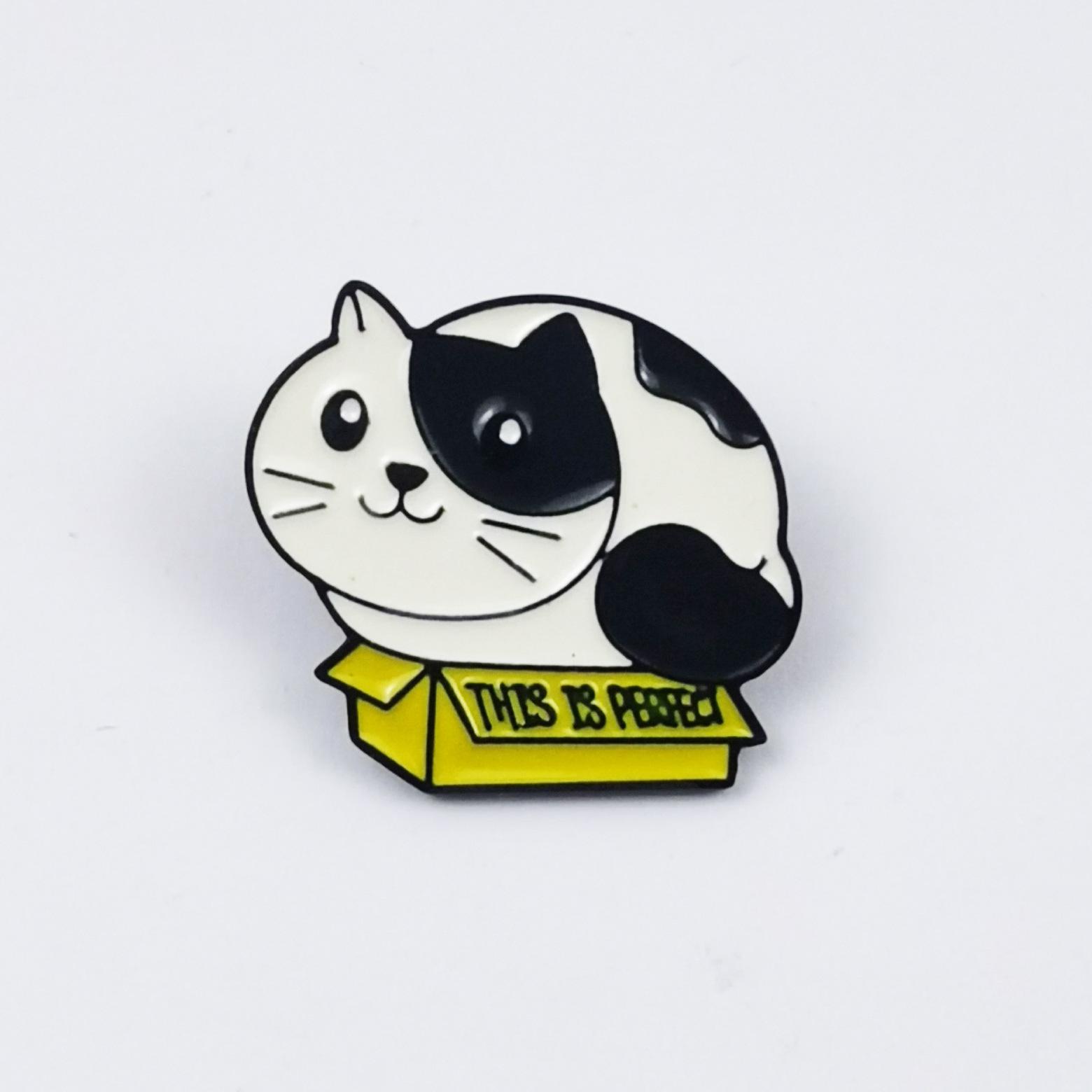 Cute Cartoon Cat Brooch - Fun, Versatile Alloy Badge for Bags & Clothing Accessories