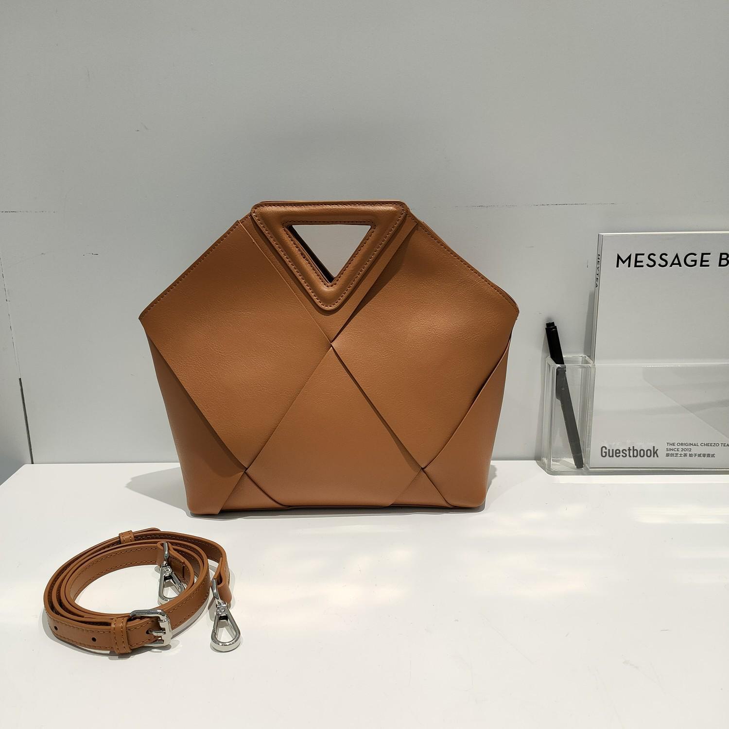 

2024 Women s Genuine Leather Woven Handbag - Luxury, Fashionable, High-Capacity Shoulder/Messenger Bag Small: 24*9*25 cm