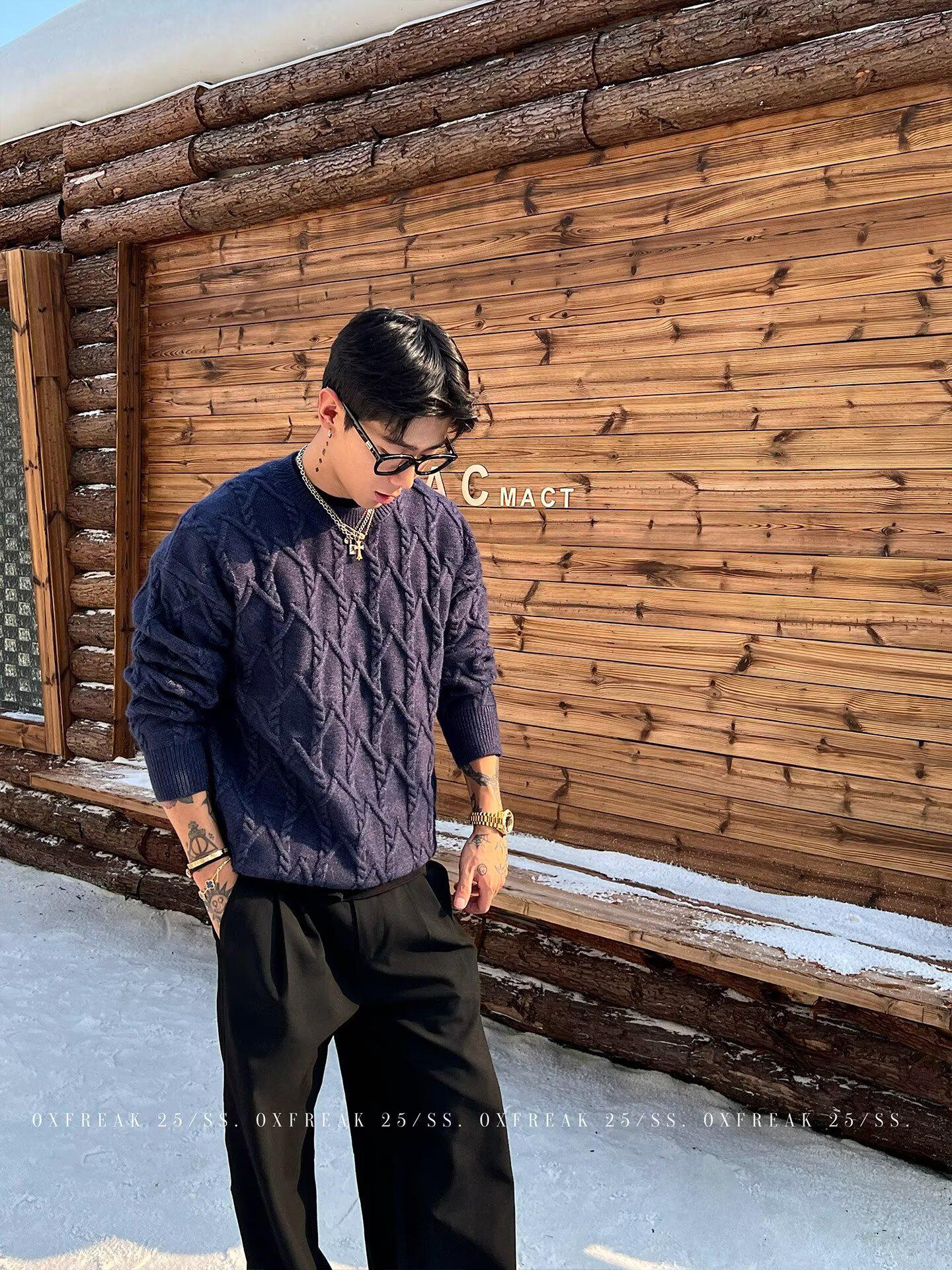 

Men s Autumn Korean Cable Knit Sweater - Versatile & Stylish Medium темно-синього кольору