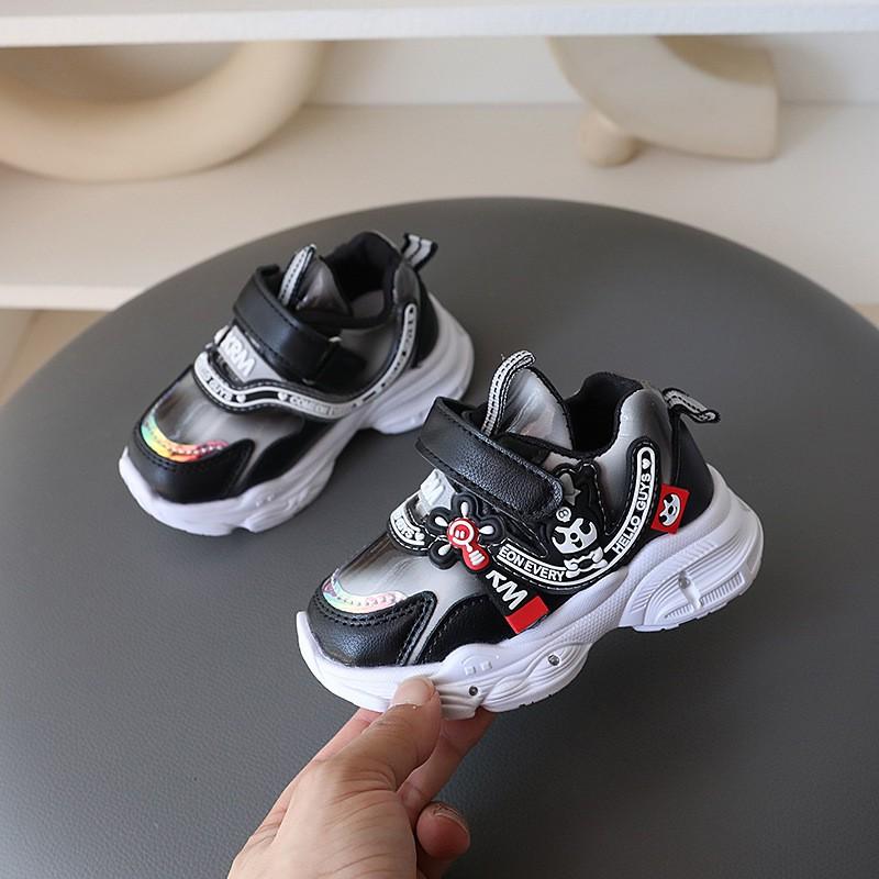 Glowing Kids Sneakers Girls Boys Soft Rubber Sole Anti-Slip Cartoon Princess Shoes With Closure