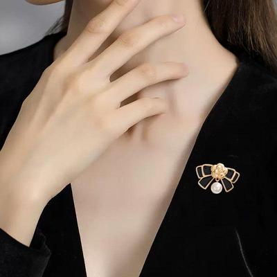 Camellia Pearl Brooch Black Oil-dripping Metal Mourning Corsage Pin High-end French Elegant Bag Cloth Scarf Accessories Brooch