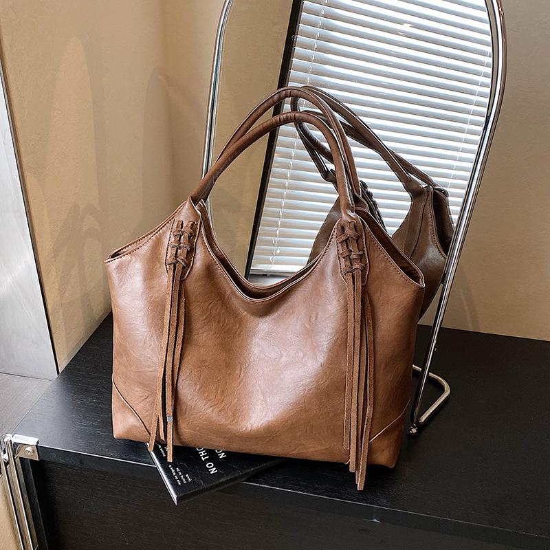 

Stylish Retro Tote Bag - Large Capacity, Versatile Shoulder Handbag for Women коричневый