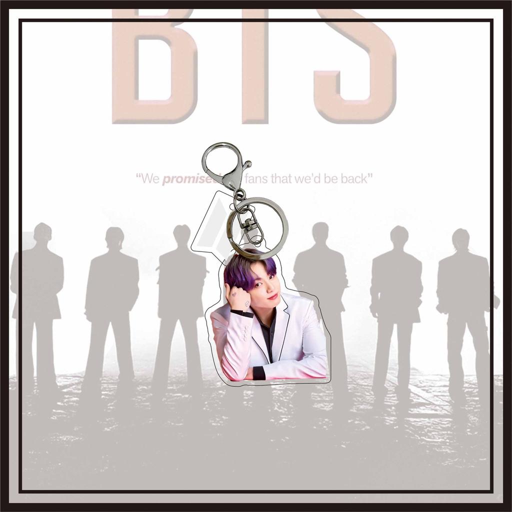 Portachiavi Acrilico BTS in Abito Bianco, Portachiavi con Foto dei Bangtan Boys, Ciondolo per Borsa Kpop ARMY e da Collezione(Jin / RM / Suga / Jimin / V / J-Hope / Jungkook)