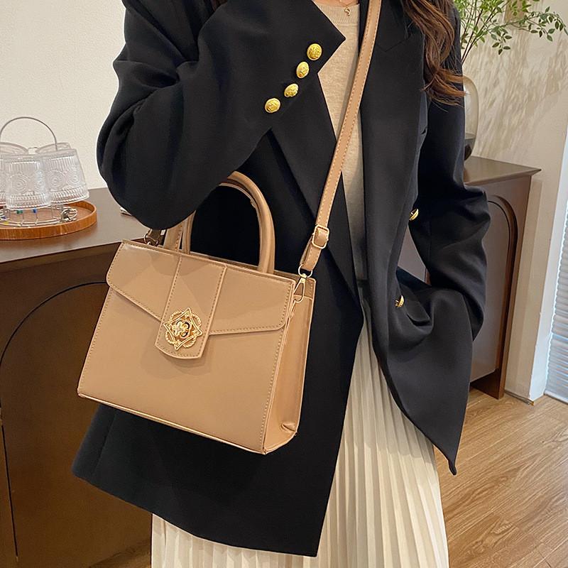 Street Style Pu Small Square Bag With Zipper Closure For Daily Womens Fashion