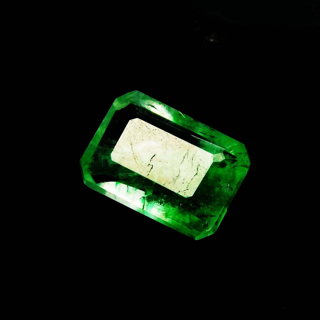 3 Ct Certified Emerald Shape Loose Gemstone Natural Green Colombian Emerald A-3206