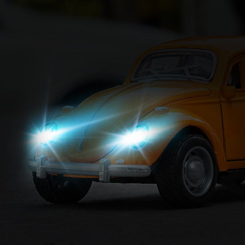 1/36 Scale Die-Cast Beetle Model Car Retro Wind-Up Sound and Light Toy Opening Doors Realistic Car Children's Gift 
