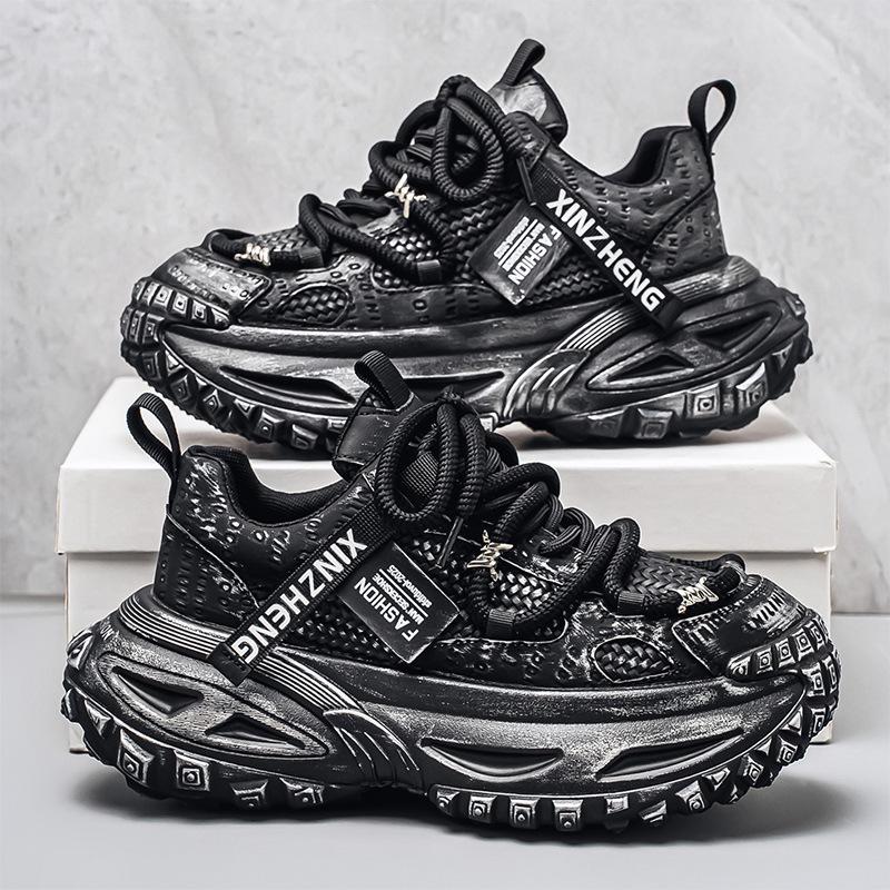 Men's Light Luxury Mesh Sports Shoes: Non-Slip, Breathable, Thick Sole, Height-Increasing, Autumn/Winter Casual Running Dad Shoes.