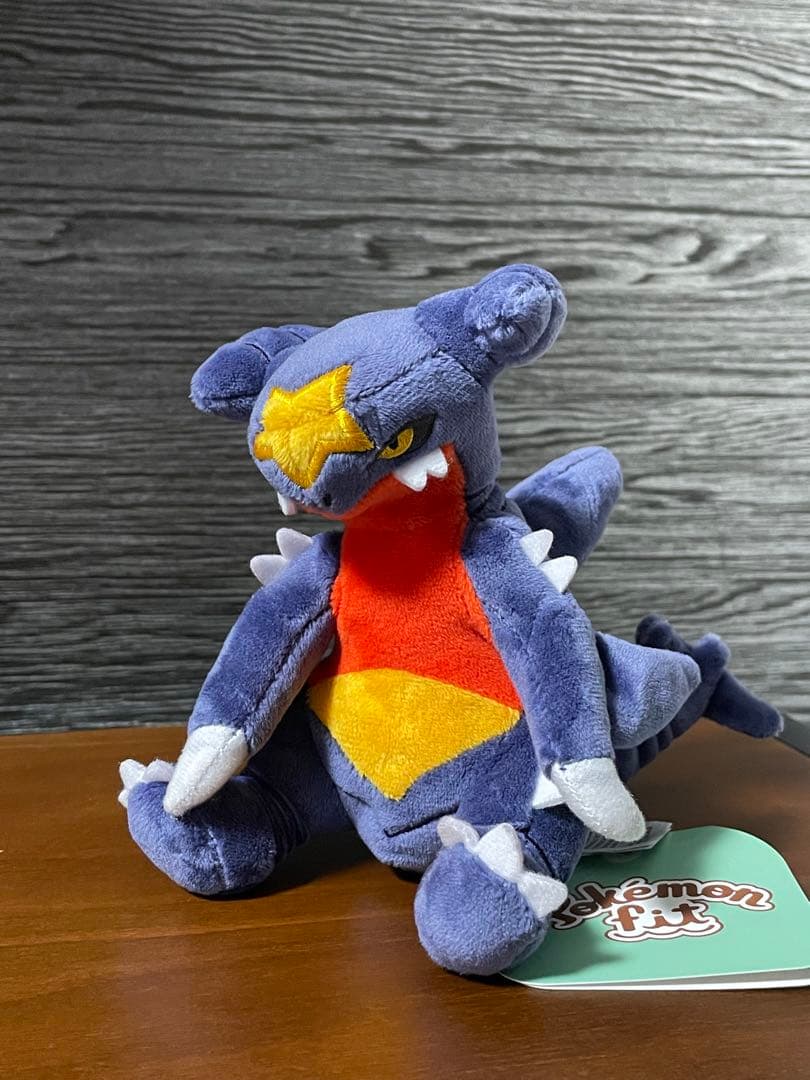 Garchomp Pokemon Fit plush toy tag.