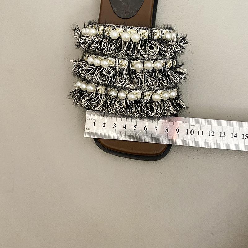 New Pearl Slippers for Women In Summer Wear Flip-flops Flat Bottom with Skirt