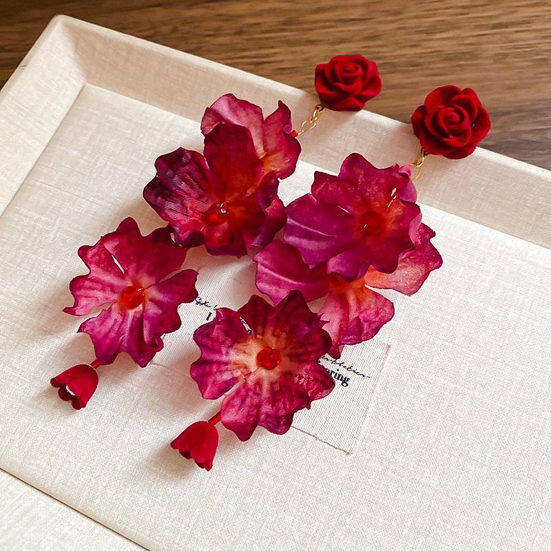 Luxury Silver Diamond-Inlaid Red Flower Pearl Stud Earrings: Elegant Design with a Fashionable Flair