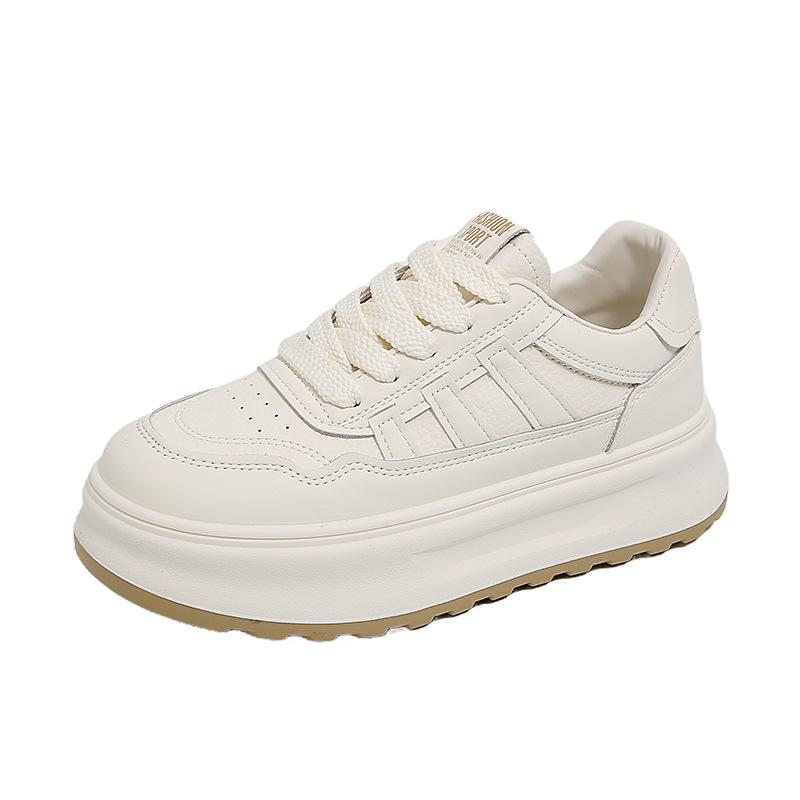 Xiaobai women's shoes women's 2025 autumn new versatile casual board shoes autumn super fire breathable thick-soled shoes