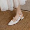 Neue Damen Sandalen Satin Quadratischer Absatz Quadratische Zehenpartie Schnallenriemen Neuheit Streetstyle Britischer Stil Perlen Gürtel Schuhe für Damen