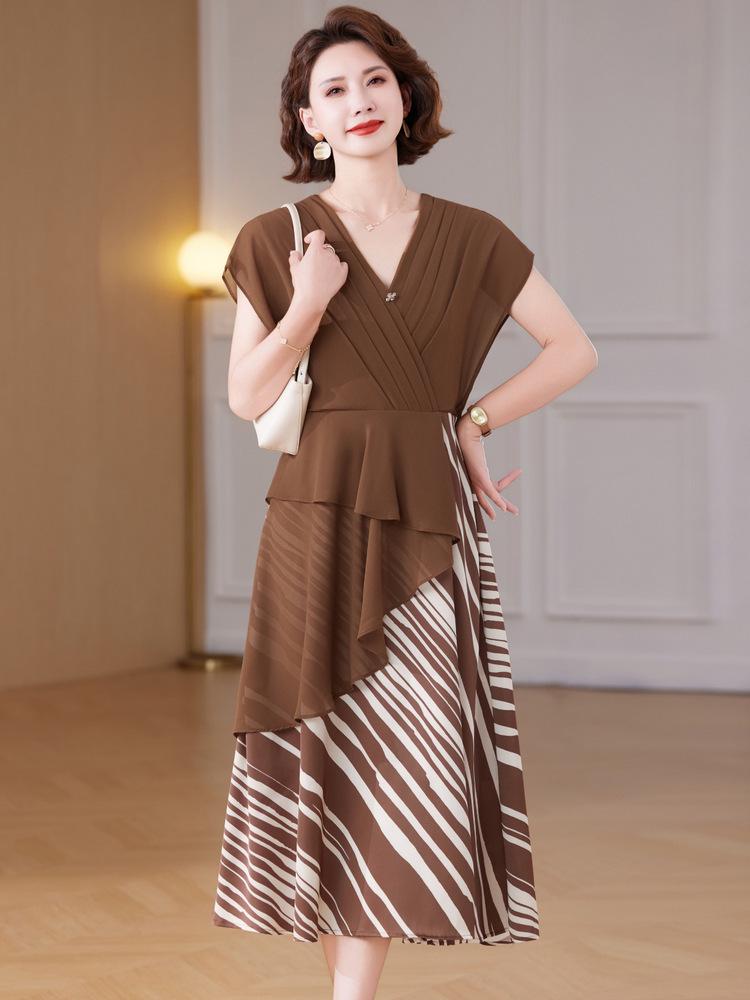 Sommer-Midikleid im chinesischen Stil für junge Mütter – Kurzärmlig, locker, Fake-Zweiteiler-Design für Frauen mittleren Alters