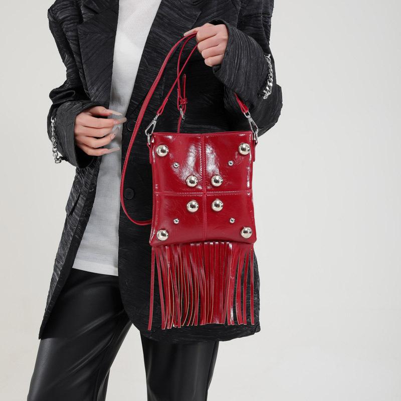 Fashionable design bucket bag Personalized Rivet Shoulder Bag Fashion Tassel Trend Crossbody Small Square Bag