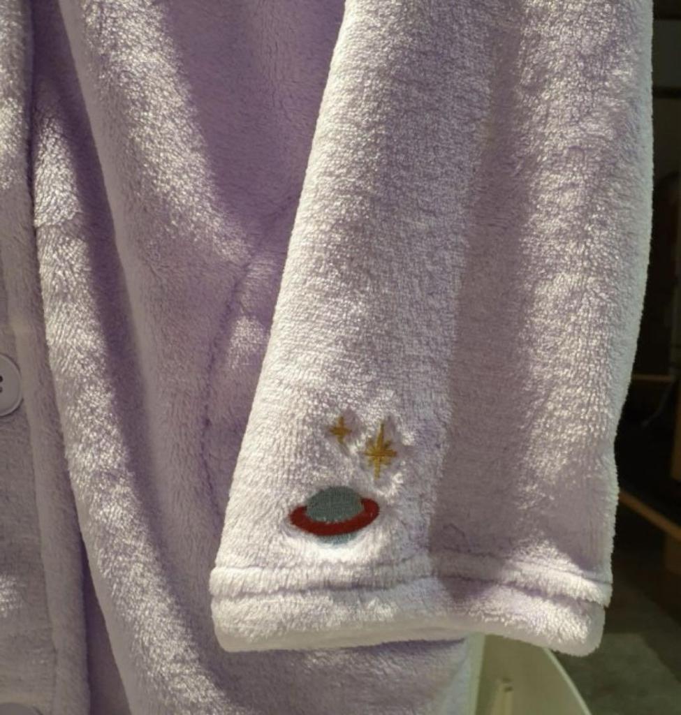 [USED] BT21 KOYA Roomwear Fluffy Gown RM