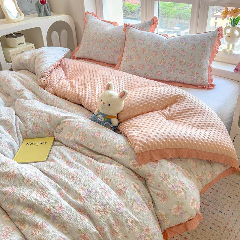 Thickened Winter Flannel Fleece Quilt - Warm Comforter for Single Dormitory, Autumn & Winter Use.