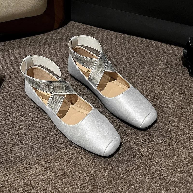 

Soft Bottom Mary Jane Ballet Shoes for Women Large Size Retro Crossed Strap Soft Leather Single Shoes Pig Nose Design 36
