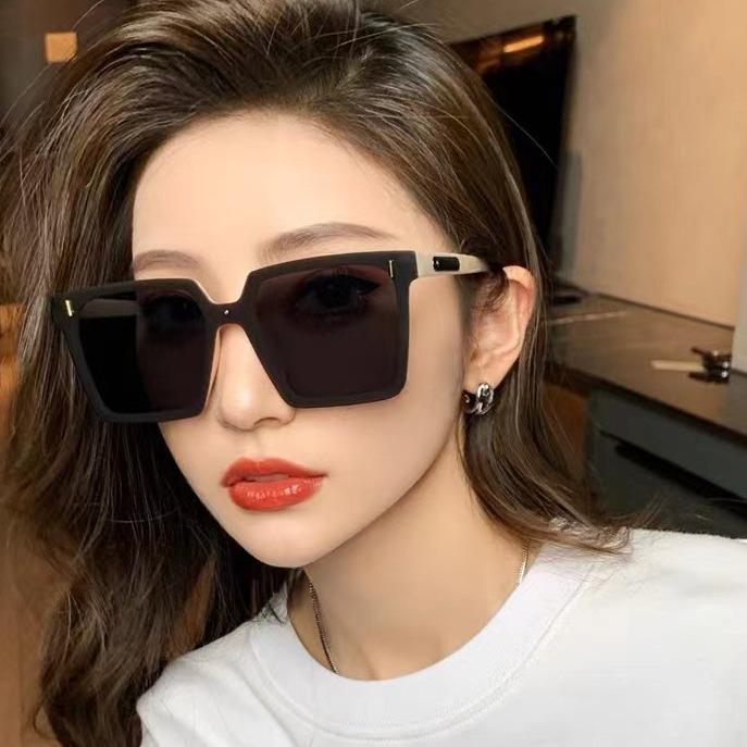 

Unisex Trendy Large Frame Anti-UV Sunglasses - Popular Douyin Style Sunglasses