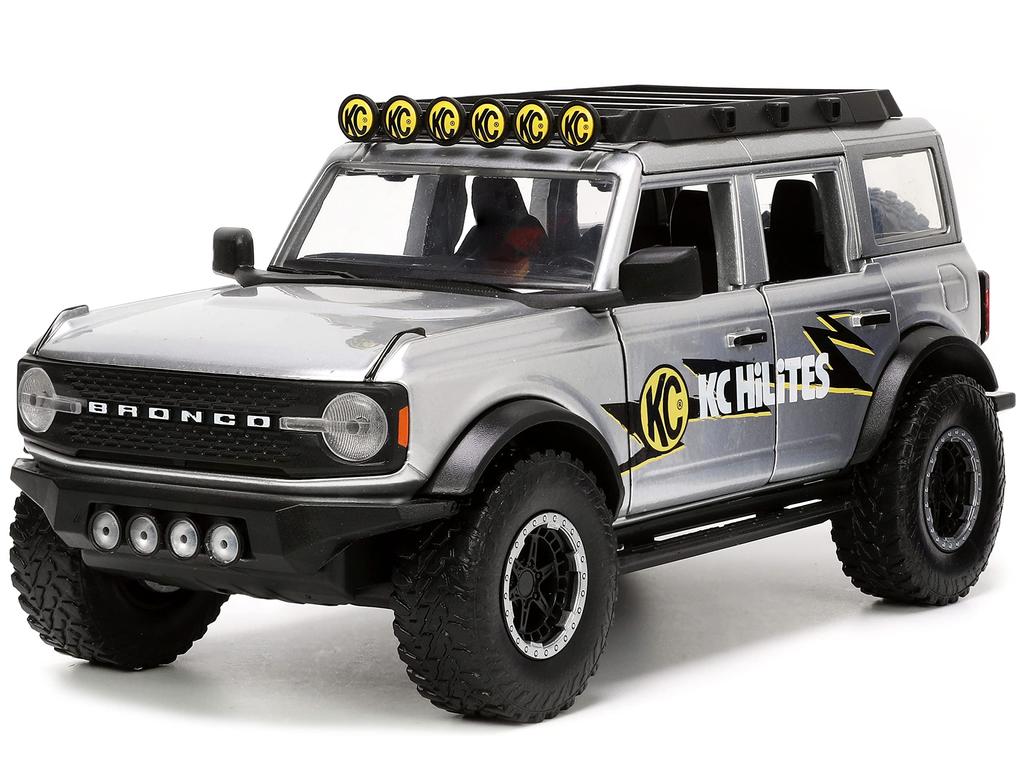 JADATOYS JUST TRUCKS WHEELS 2021 FORD BRONCO KC HILITES Diecast Car 33852 124 w/RACK &