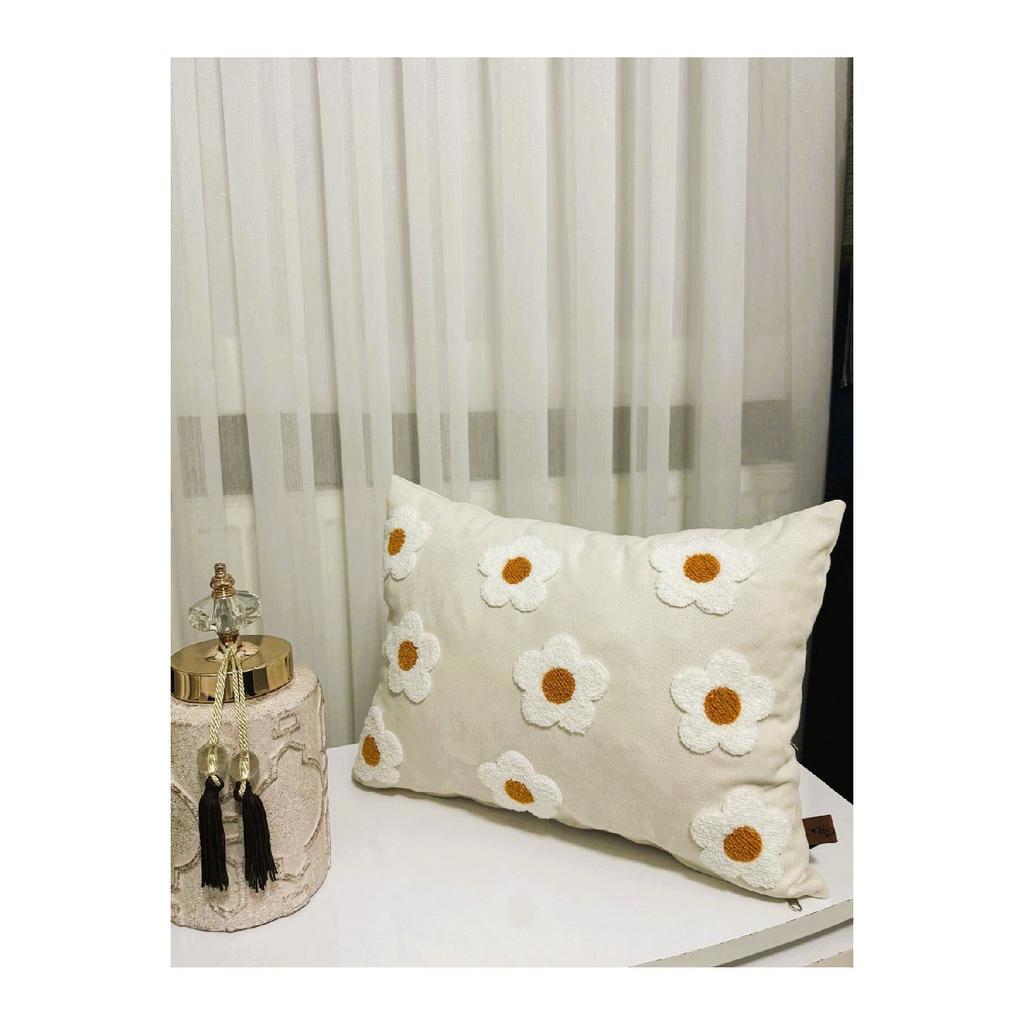 Linen Fabric 35*50 Daisy Pattern Punch Throw Pillow Cover (punch)