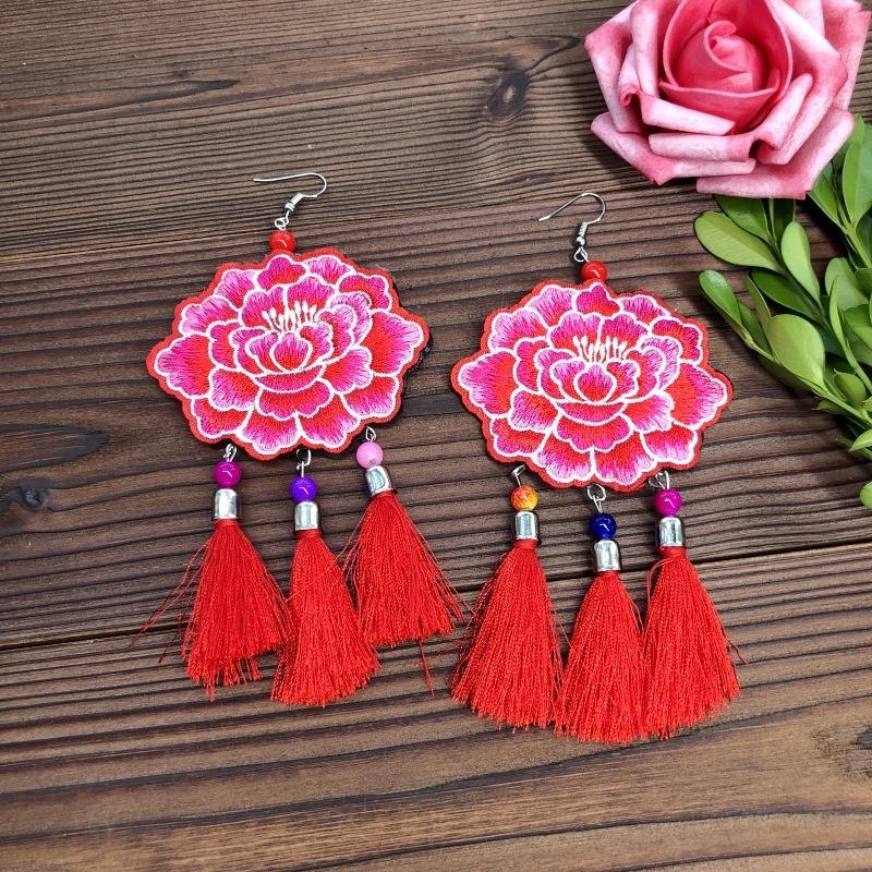 Hand-embroidered retro fabric earrings, flower fringed versatile femininity, stage performance, earrings, earrings.