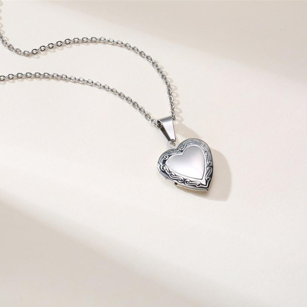 Silver Color Love Heart Photo Frame Pendant Necklace for Women Delicate Floral Oval Heart Locket Pendant  Family Love Collar