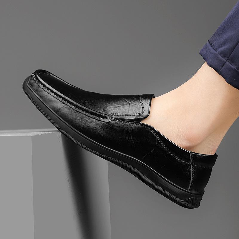 Vår Sommar Nya Herrskor Äkta Läder England Stil Trendiga Slip-on Bekväma Körskor Mjuk Sula Casual Läderskor