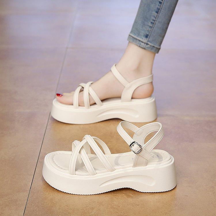 Sandals women's summer outer wear 2025 new thick-soled non-slip fashion temperament versatile, light and casual fairy style skirt