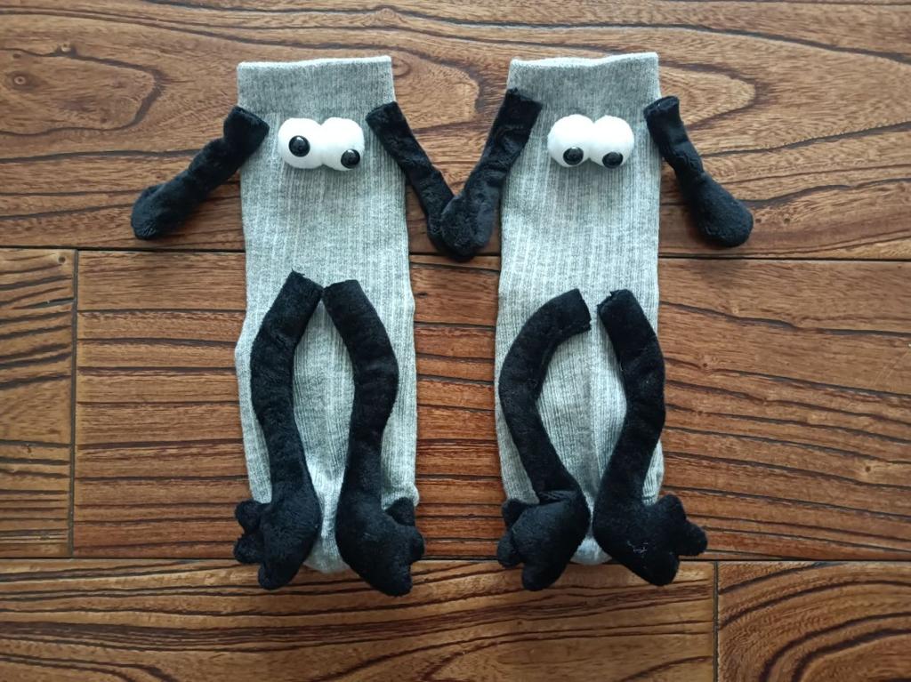 Cute funny lady tube socks magnet magnet fashion couple hand socks