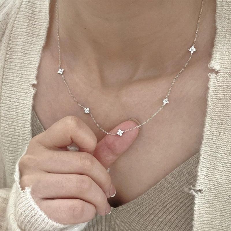 Gorgeous Four-leaf Flower Inlaid Zircon Chain Necklace for Women Elegant Luckly Choker Party Jewelry Birthday Gifts