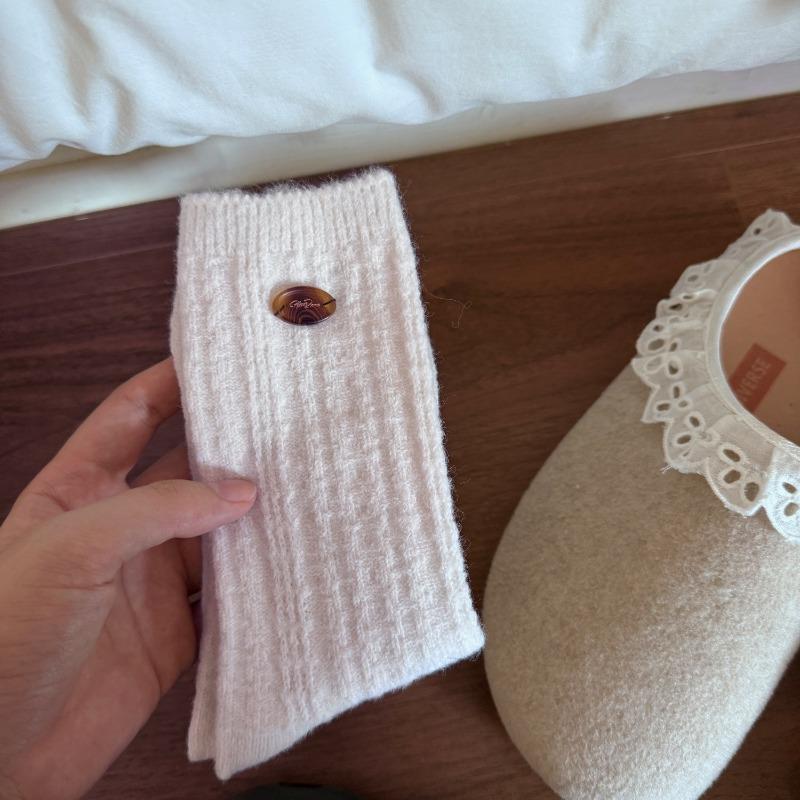 Ladies Autumn Winter Thickened Warm New Solid Color Versatile Soft Button Wool Tube Pile Socks