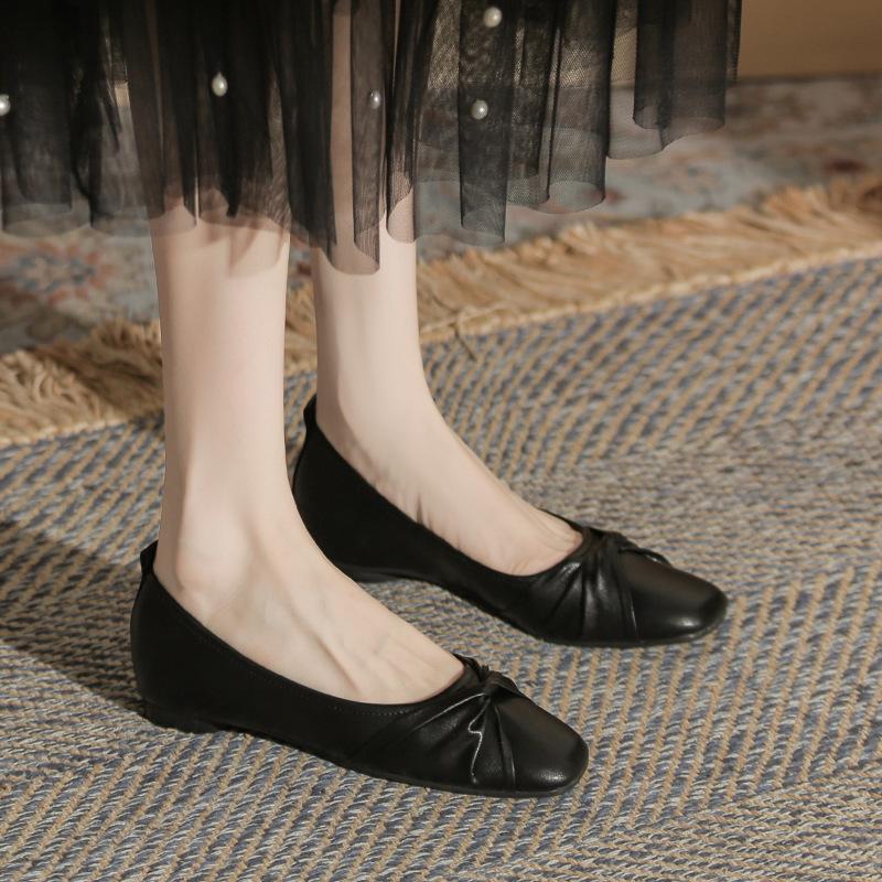 Retro square head grandma shoes versatile new women's single shoes khaki flat comfortable black commuter women