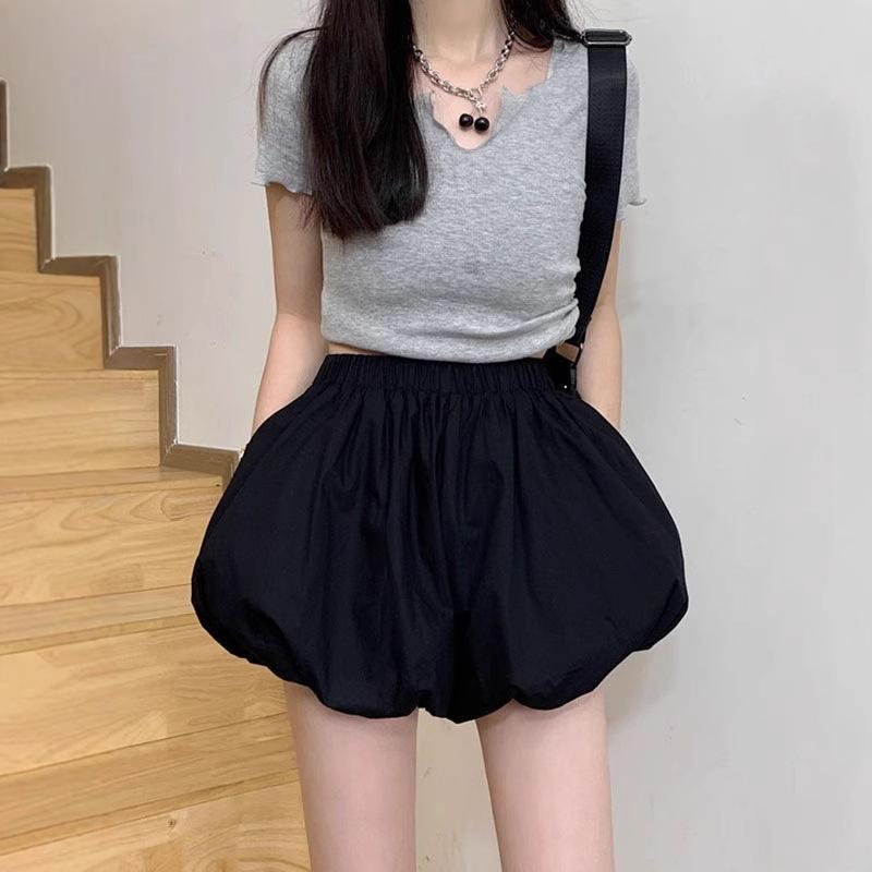Flower Bud Pants for Women, Small Pumpkin Pants for Summer New Style Bubble Lantern Shorts Black and White Shorts