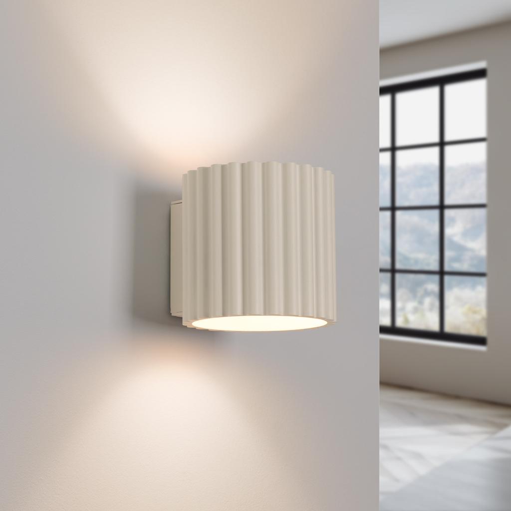 Aura beige G9 wall lamp