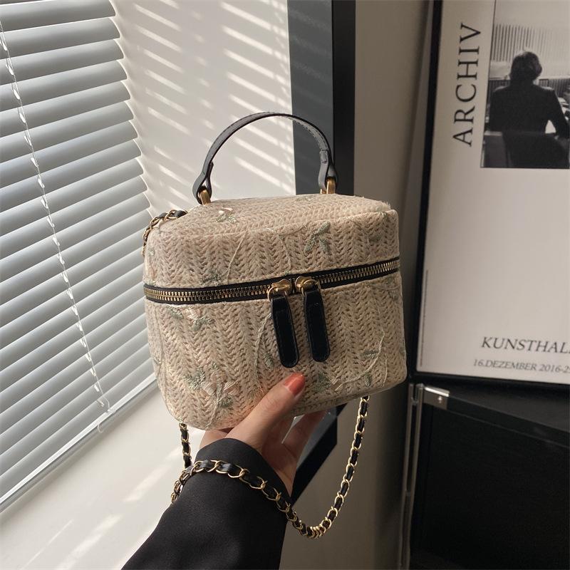 Women's bag 2025 new fashion chain messenger bag mini woven shoulder bucket bag rattan straw bag beach bag