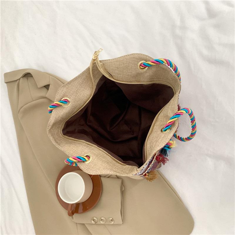 Tassel large-capacity shoulder bag 2025 new niche fashion woven tote bag temperament versatile women's bag