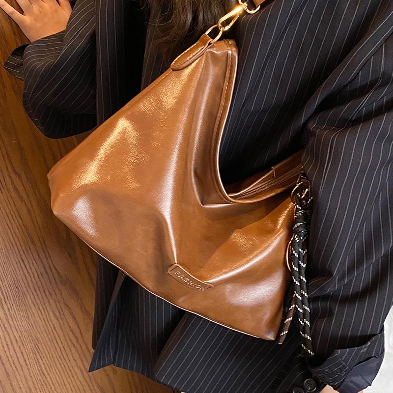 Taška s velkou kapacitou, Módní a stylová crossbody taška, Jednoduchá a elegantní jednoramenná taška